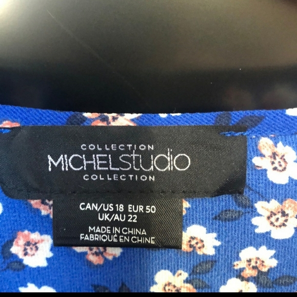 Beautiful Floral Blouse - Plus Size - Picture 4 of 11